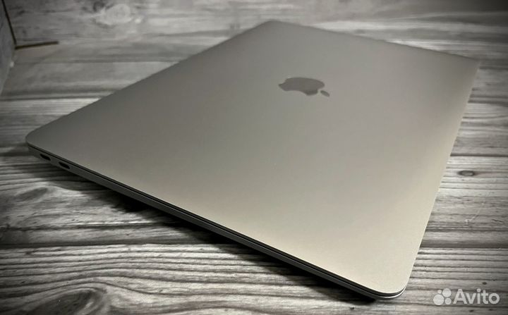 Apple MacBook Air 13 2020 Как Новый i3 1.1/8/256gb