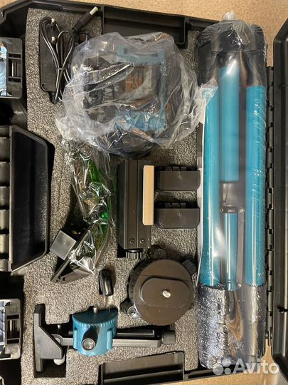 Лазерный уровень со штативом Makita 4D 16 линий