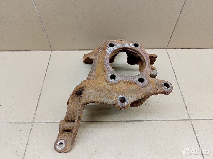 Кулак поворотный задний левый Kuga 2008-2012