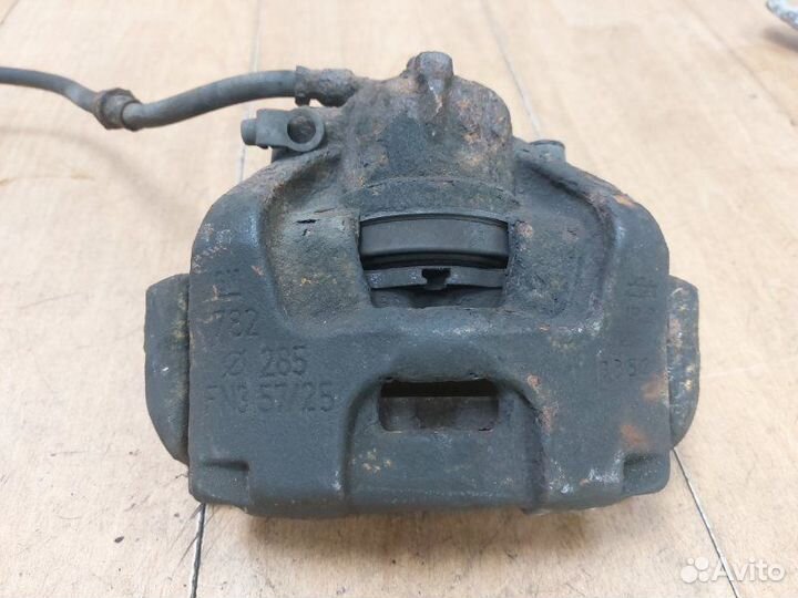 Тормозной суппорт передний правый Opel Vectra C