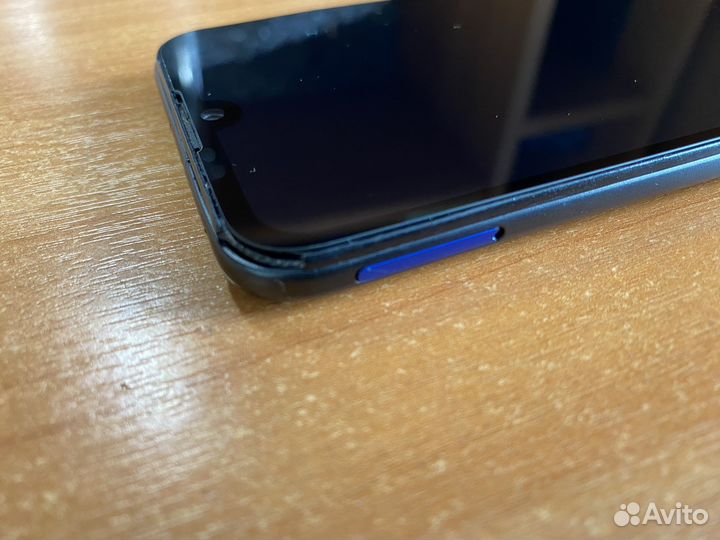 Телефон Honor 8s