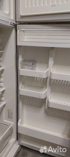 Холодильник бу Stinol