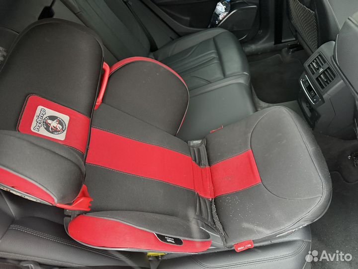 Автомобильное кресло