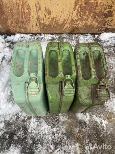 Канистра 20 литров железная бу