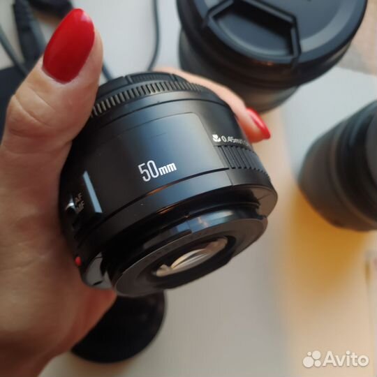 Зеркальный фотоаппарат canon EOS 250d