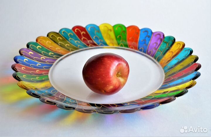 Блюдо плоское из цветного стекла