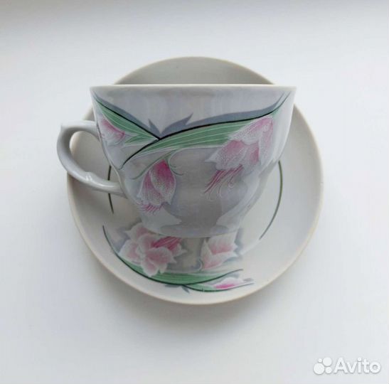 Чашки с блюдцами