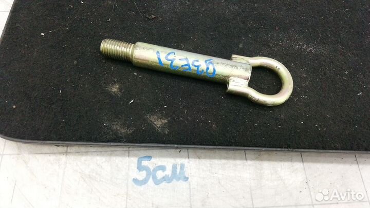 Крюк буксировочный на Mazda 3 1