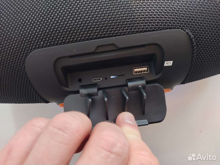 Портативная колонка jbl boombox