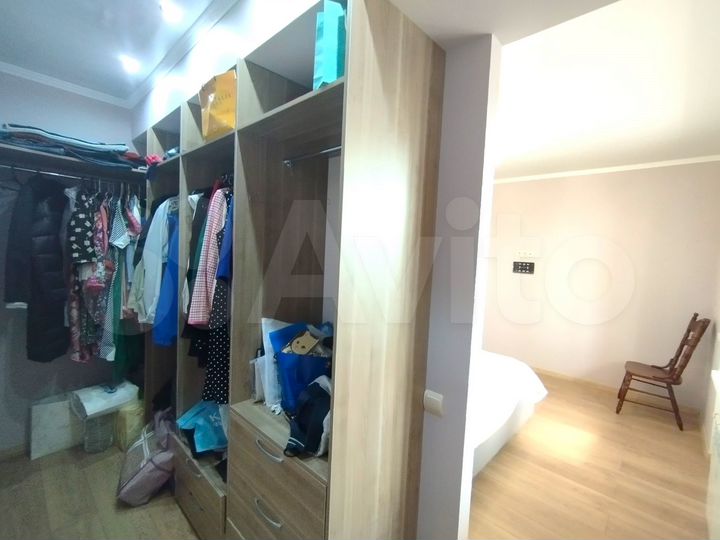 4-к. квартира, 110 м², 4/8 эт.