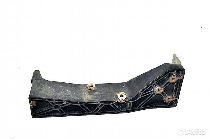 Кронштейн переднего бампера, левый MAN TGX 18.680