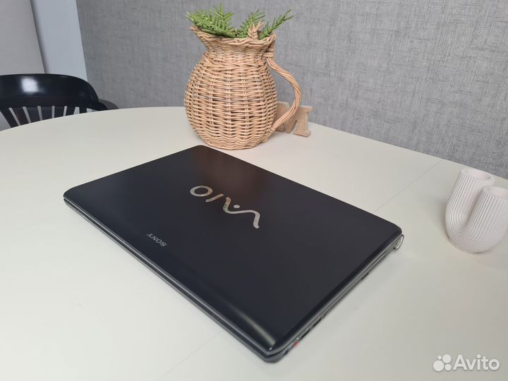 Ноутбук Sony Vaio vpcf-11Z1RI