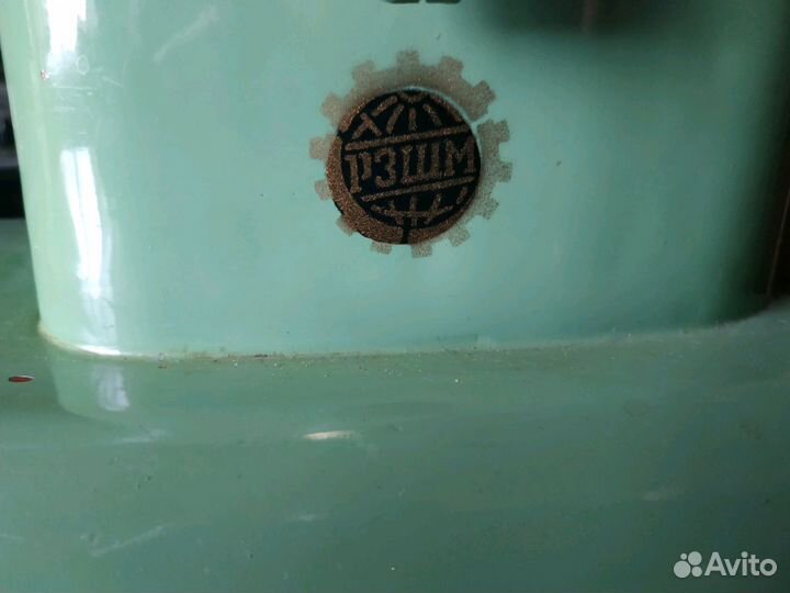 Швейная машина Волга