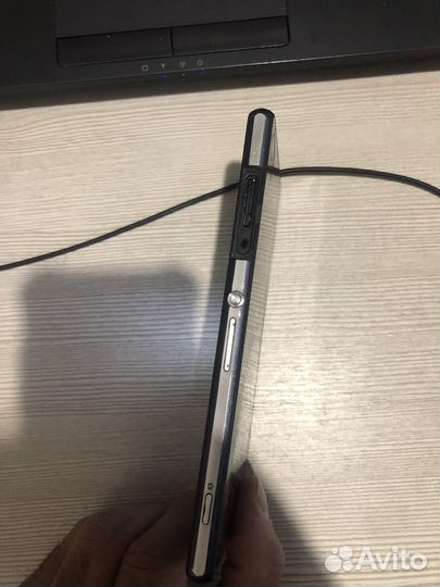 Продам телефон