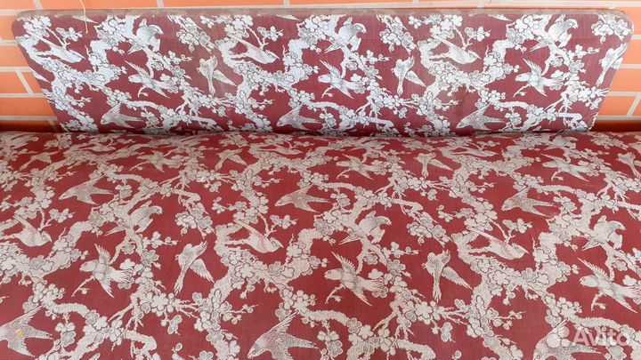 Антикварный диван