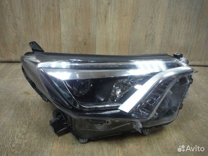 Фара правая (№50) Toyota Rab 4 45 2017