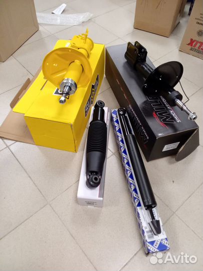 Амортизатор задний Nissan Pathfinder