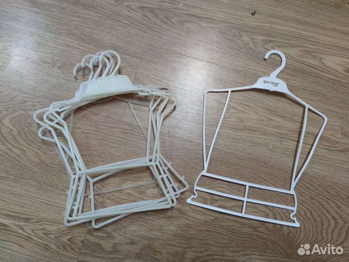 Вешалки плечики 97 штук