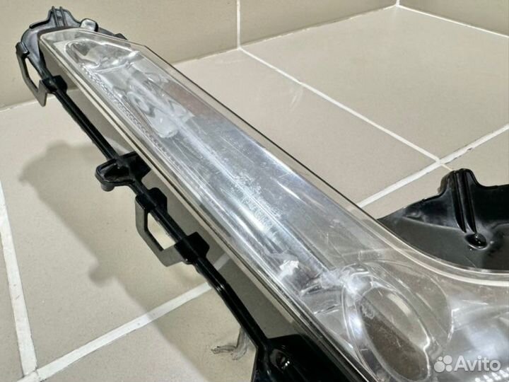 Стекло фары противотуманной переднее левое Lexus