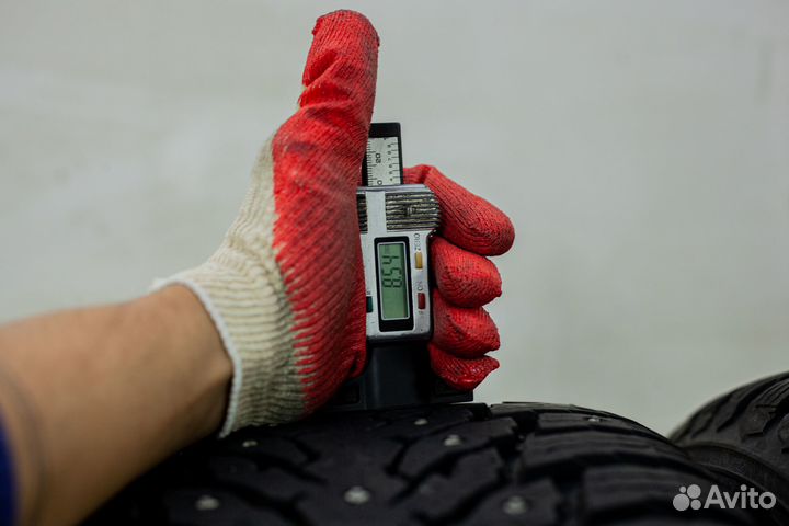 Nokian Tyres Hakkapeliitta 9 SUV 255/55 R20 110T