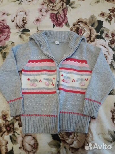 Теплая кофта для девочки