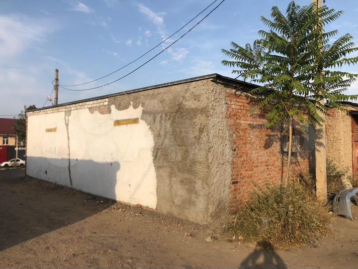 Гараж, > 30 м²