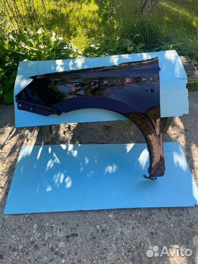 Продам крылья (передние) Лада Гранта FL