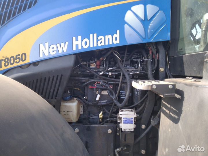 Трактор NewHoland T-8050