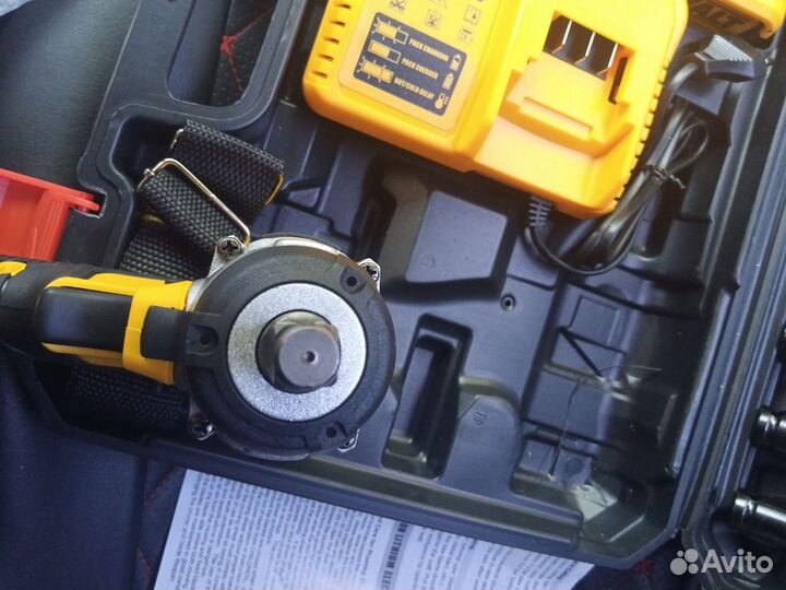 Гайковерт ударный аккумуляторный