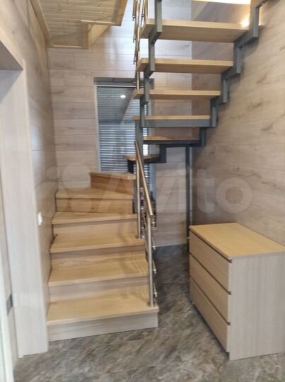 Коттедж 202 м² на участке 10 сот.