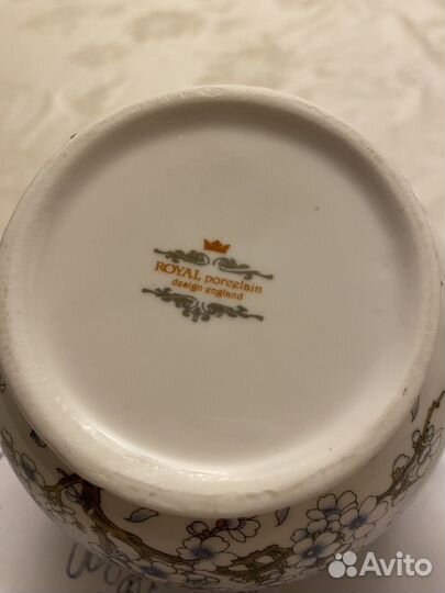 Молочник, этажерка фарфоровая,Молочники