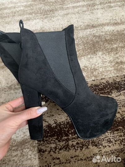 Ботинки на каблуке