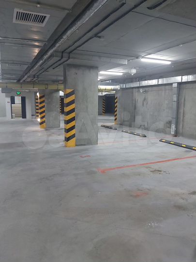 Машиноместо, 14 м²