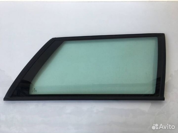 Стекло глухое заднее правое VW Passat B3 90г