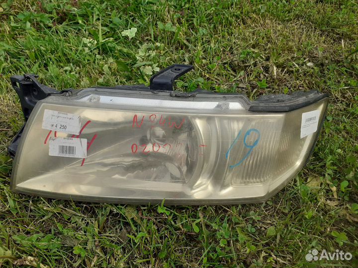 Фара Mitsubishi Space Wagon / Chariot