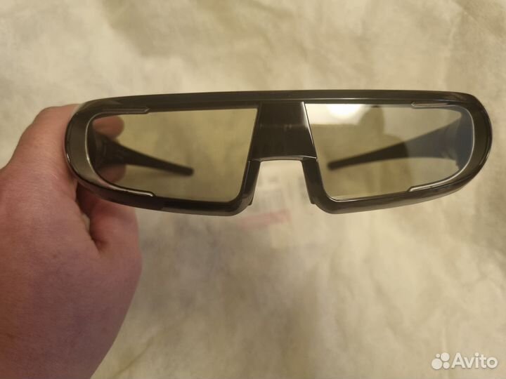 Новые очки для 3Д телевизора Toshiba