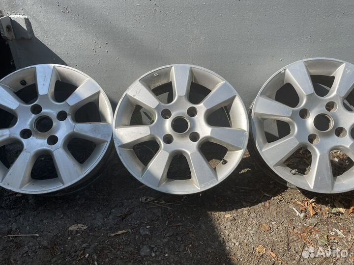 Диски Nissan Tiida (C11)