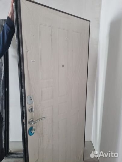 Дверь входная