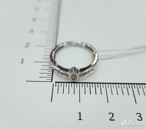 Кольцо с природным камнем Золото