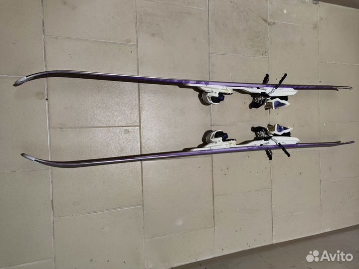 Горные лыжи женские длиной 141 см