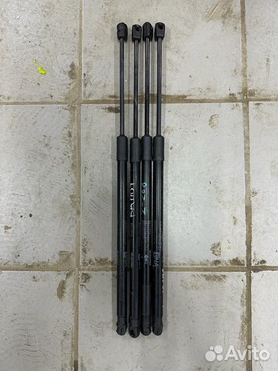 Амортизаторы капота Subaru Outback BS B15