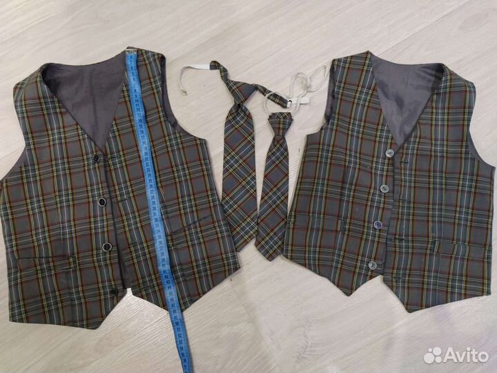 Жилетки школьные на мальчика 1-3 класс 48, 44см