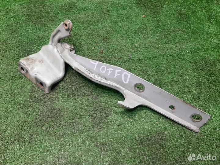 Петля капота левая Suzuki Grand Vitara 2012