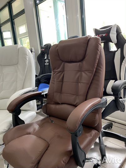 Офисное кресло руководителя