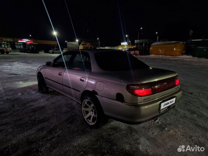 Toyota Carina 1.8 AT, 1993, 250 000 км
