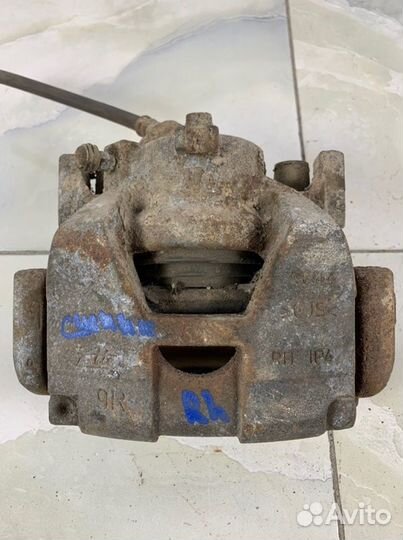 Суппорт передний правый Renault Scenic 3 JZ1B