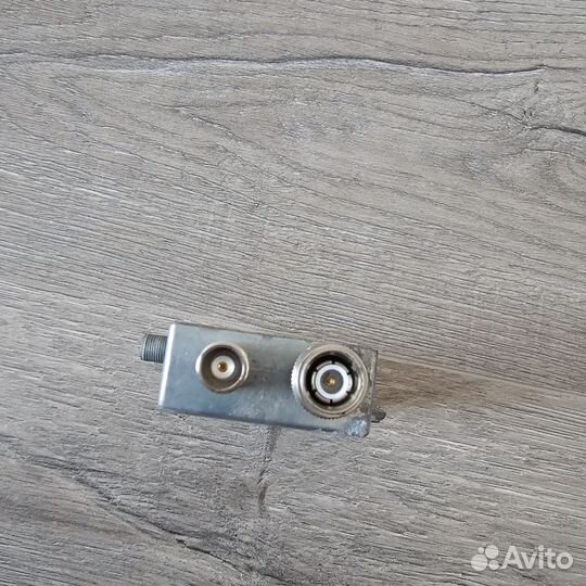 Усилитель антенны audi a8 d2 4a9035585