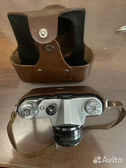 Плёночный фотоаппарат Зенит В