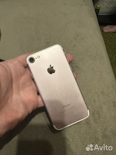 Телефон iPhone 7