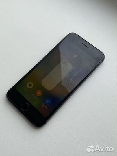 iPhone 8, 64 ГБ